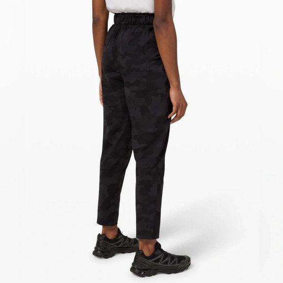 LULULEMON ATHLETICA Keep Moving Pant 7/8 High Rise in Heritage Camo Deep Coal - Picture 2 of 11